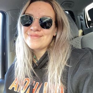 Meet your Posher, Heidi